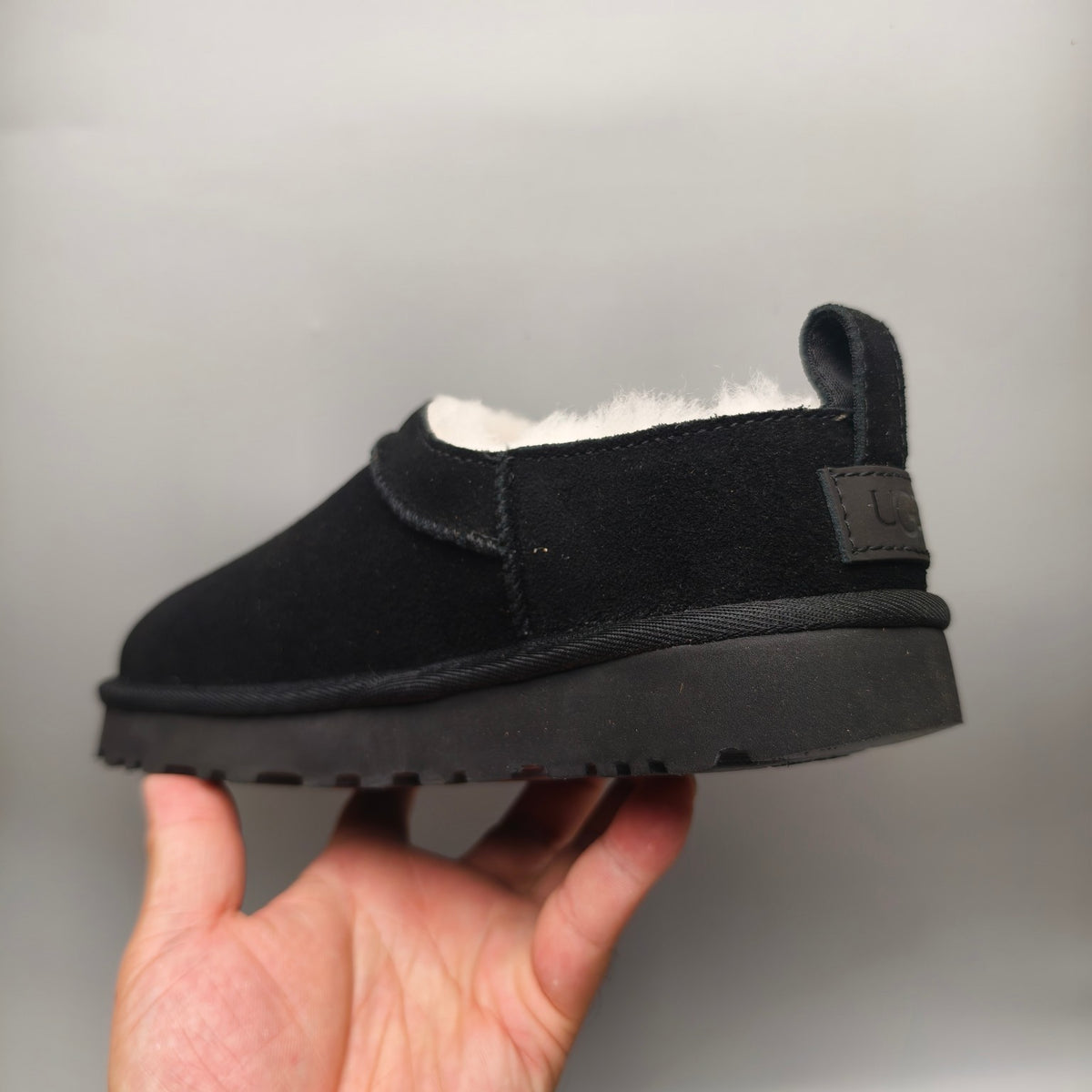 3891 Classic Slip-On Women's Shoes — Black (In Stock)