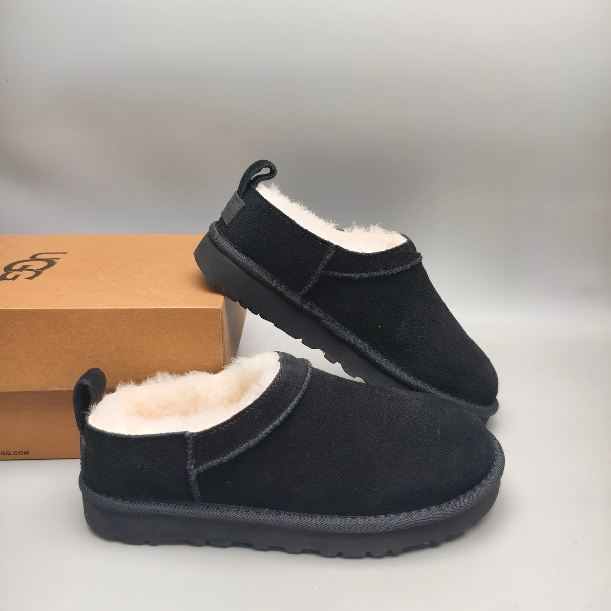 3891 Classic Slip-On Women's Shoes — Black (In Stock)