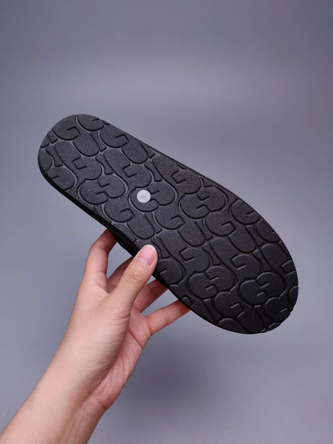 2593 Big G Indoor Slippers — Black (In Stock)