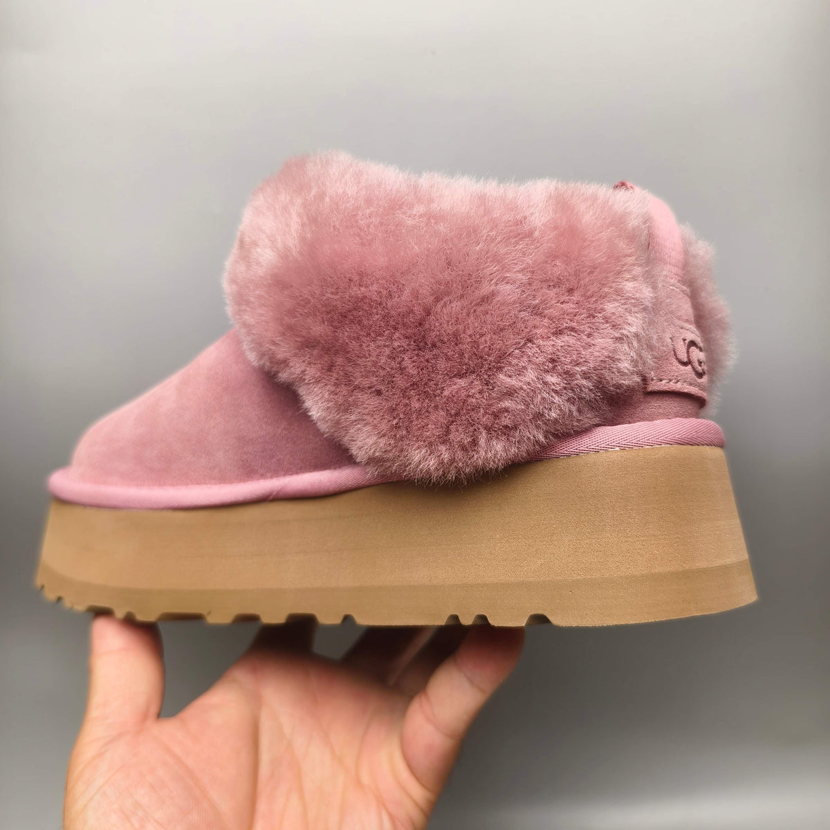 1393 Thick-Sole Fluffy Slip-On Lazy Shoes — Pink (In Stock)