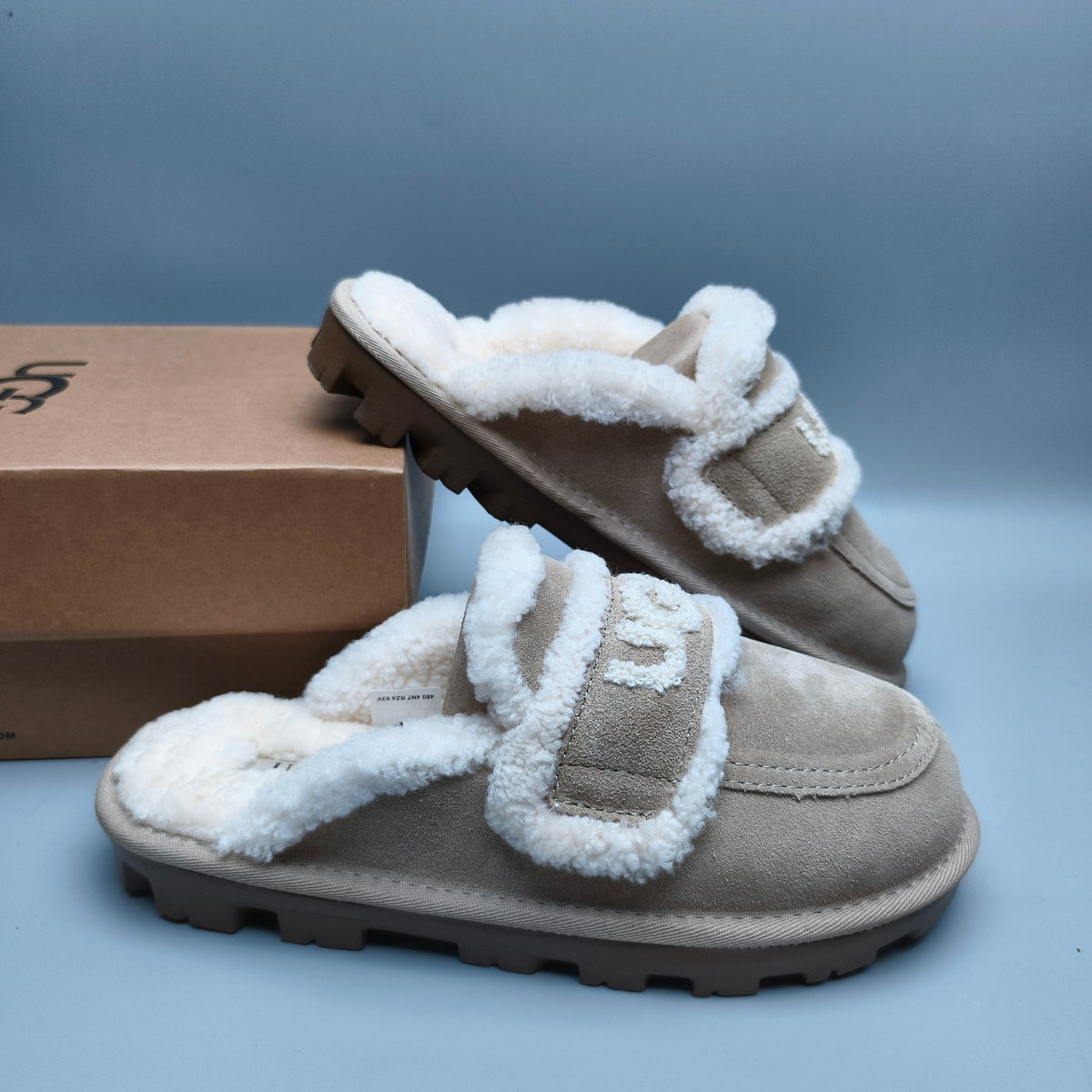 1206 Curly Fur Big Logo Casual Slippers — Sand