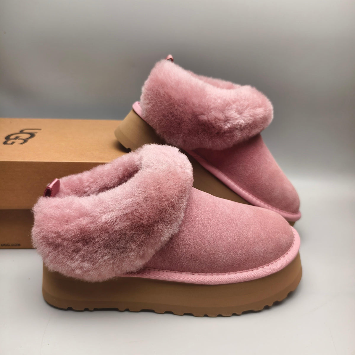 1393 Thick-Sole Fluffy Slip-On Lazy Shoes — Pink (In Stock)