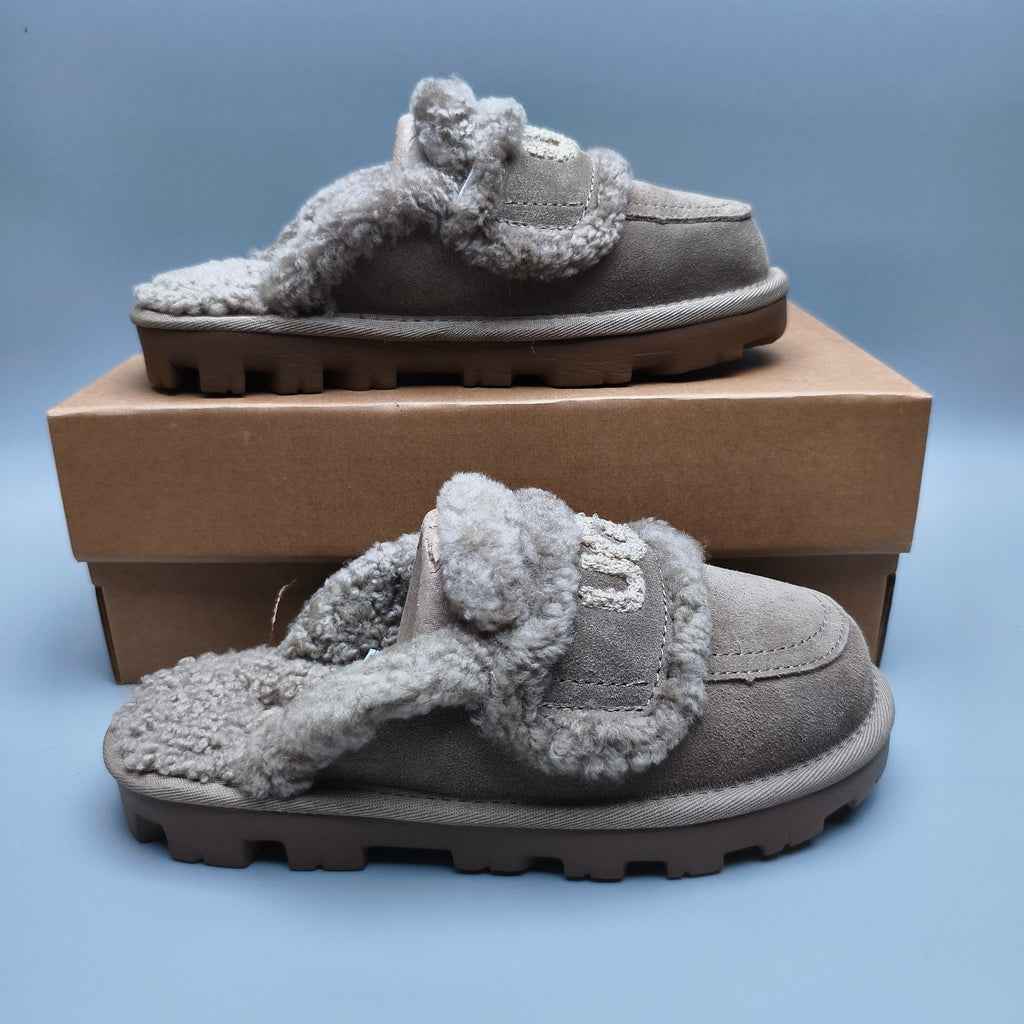 1206 Curly Fur Big Logo Casual Slippers — Antelope Brown