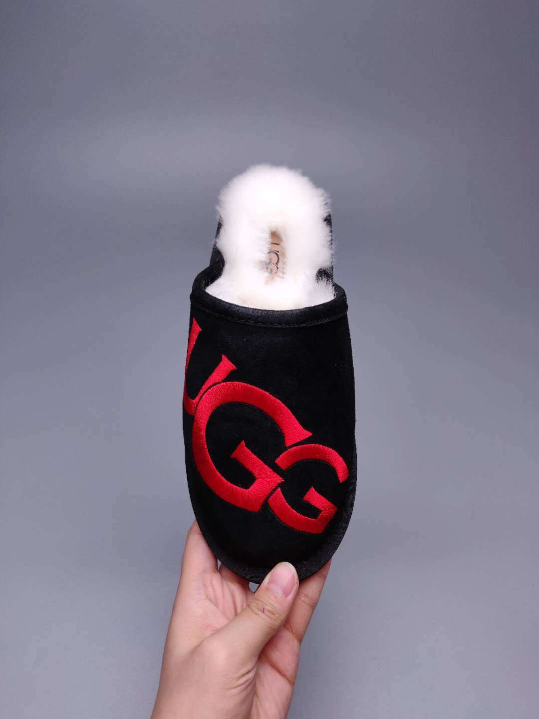 2593 Big G Indoor Slippers — Black (In Stock)