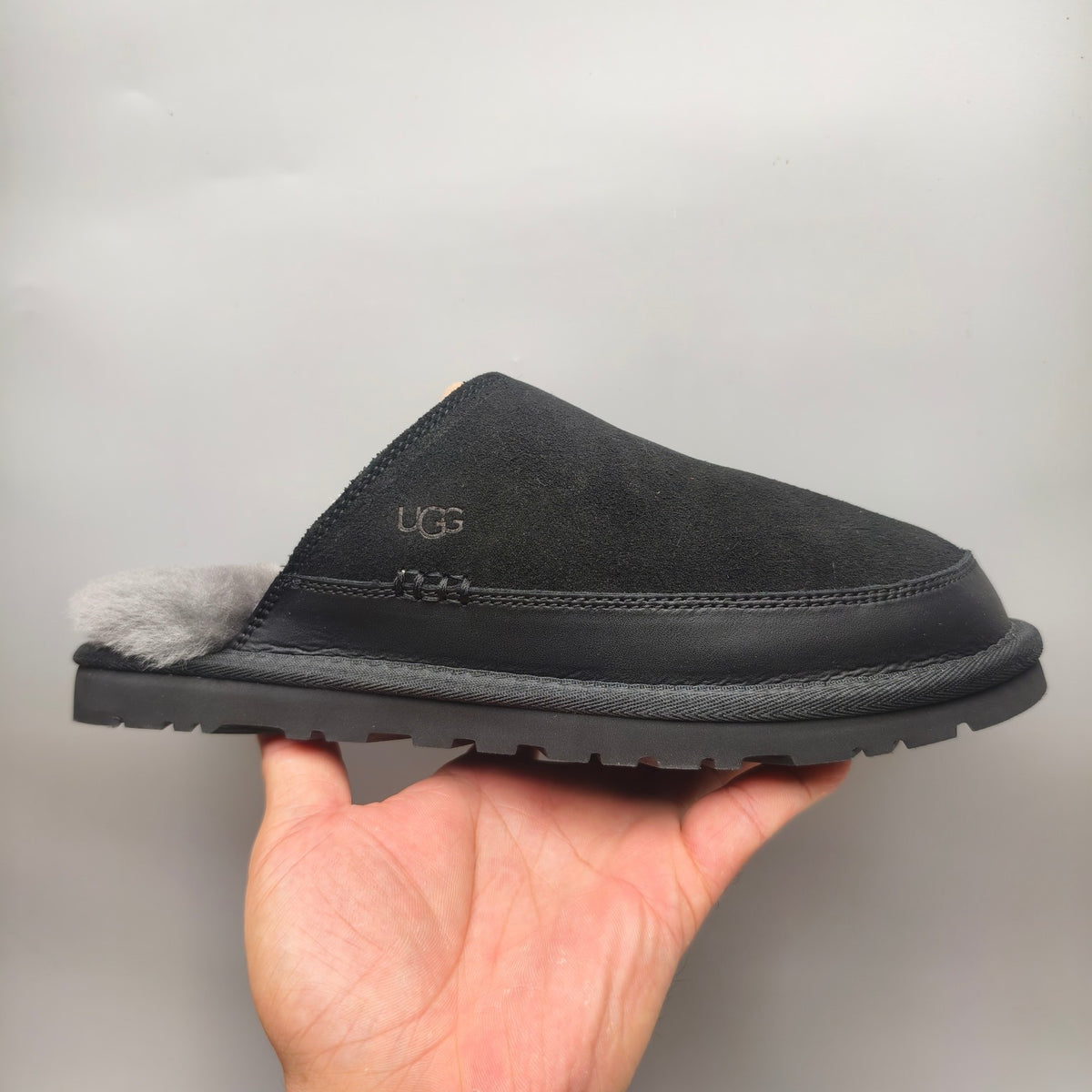 4585 Ultra-Light Casual Fur Slippers — Men's Black (In Stock)