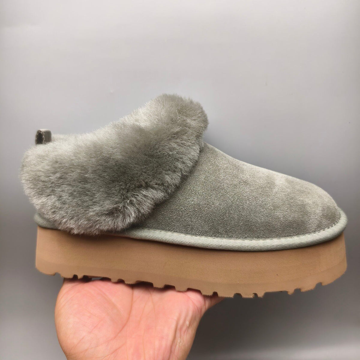 1393 Thick-Sole Fluffy Slip-On Lazy Shoes — Green (In Stock)