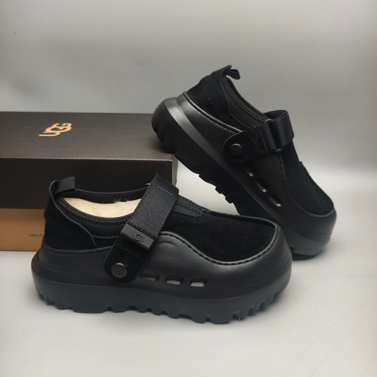 7550 Slip-On Casual Unisex Shoes — Black (In Stock)
