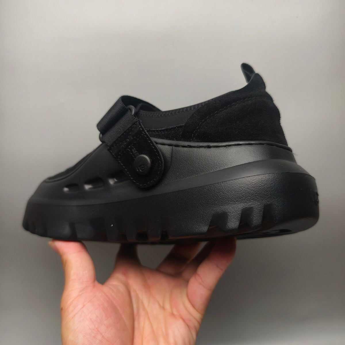 7550 Slip-On Casual Unisex Shoes — Black (In Stock)