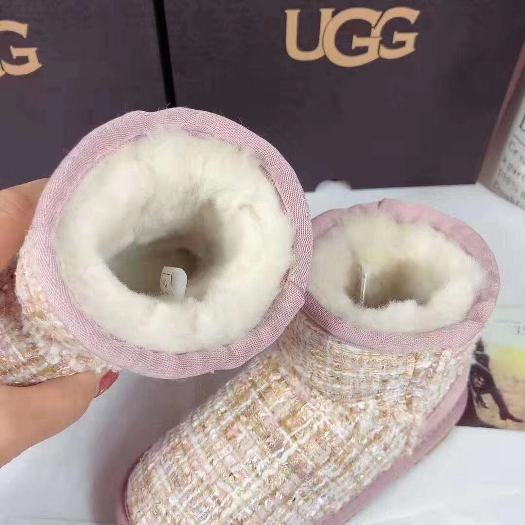 5854 Kids Chanel-Style Snow Boots — Chanel Pink