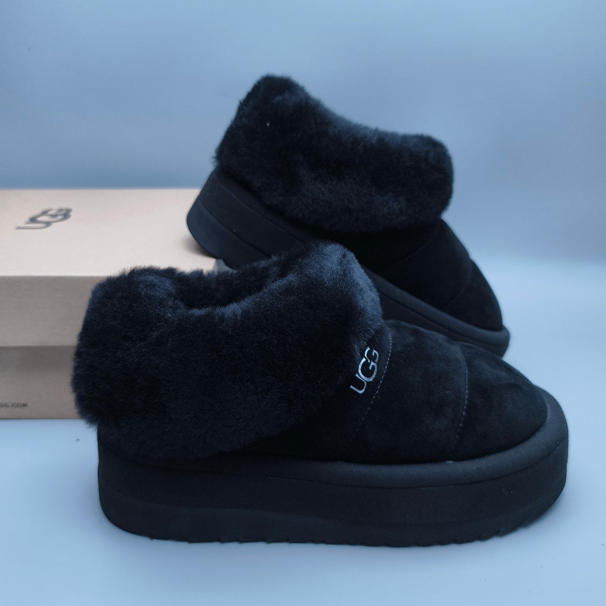 6390 Thick-Sole Slip-On Casual Shoes — Black (In Stock)
