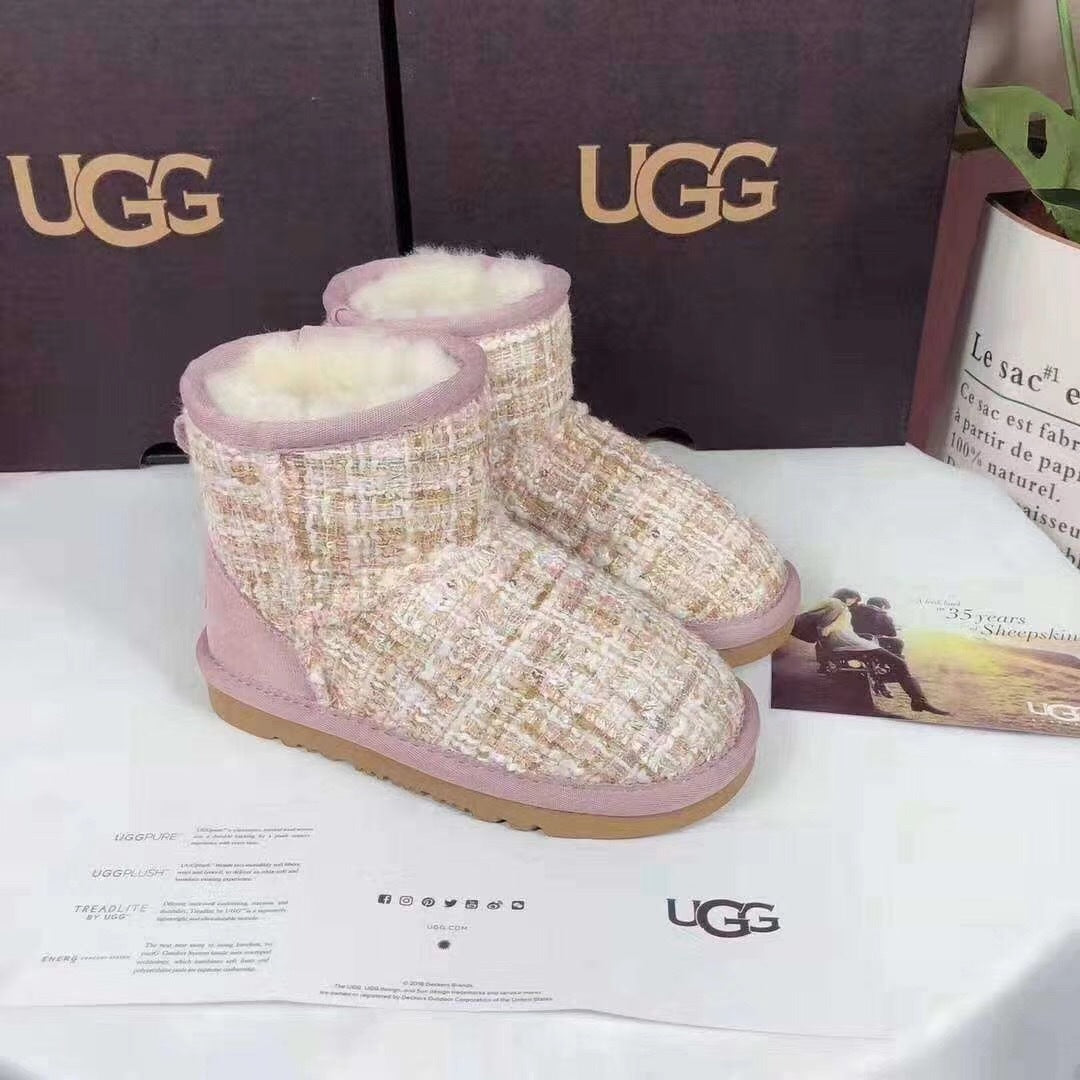 5854 Kids Chanel-Style Snow Boots — Chanel Pink