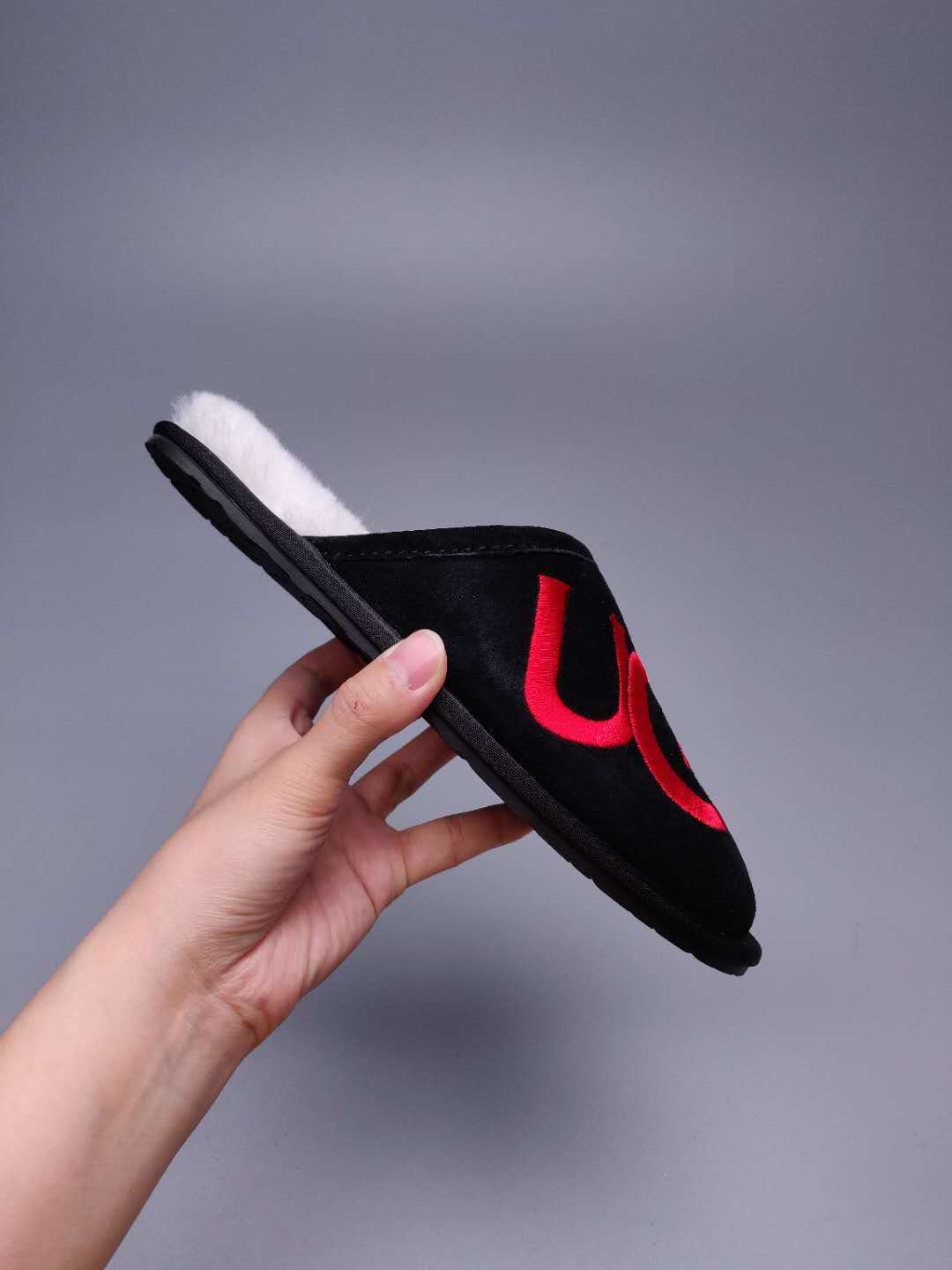 2593 Big G Indoor Slippers — Black (In Stock)