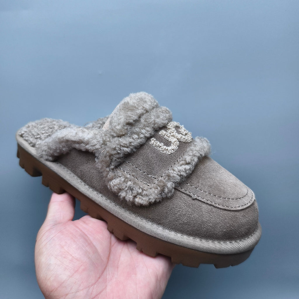 1206 Curly Fur Big Logo Casual Slippers — Antelope Brown