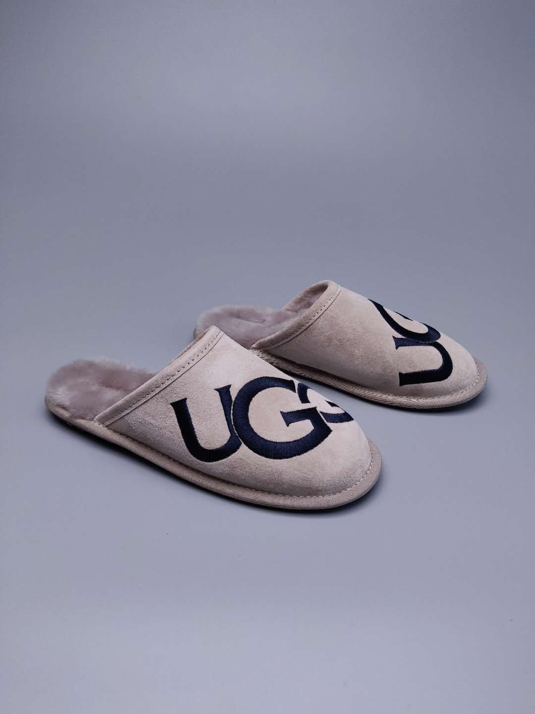 2593 Big G Indoor Slippers — Gray (In Stock)