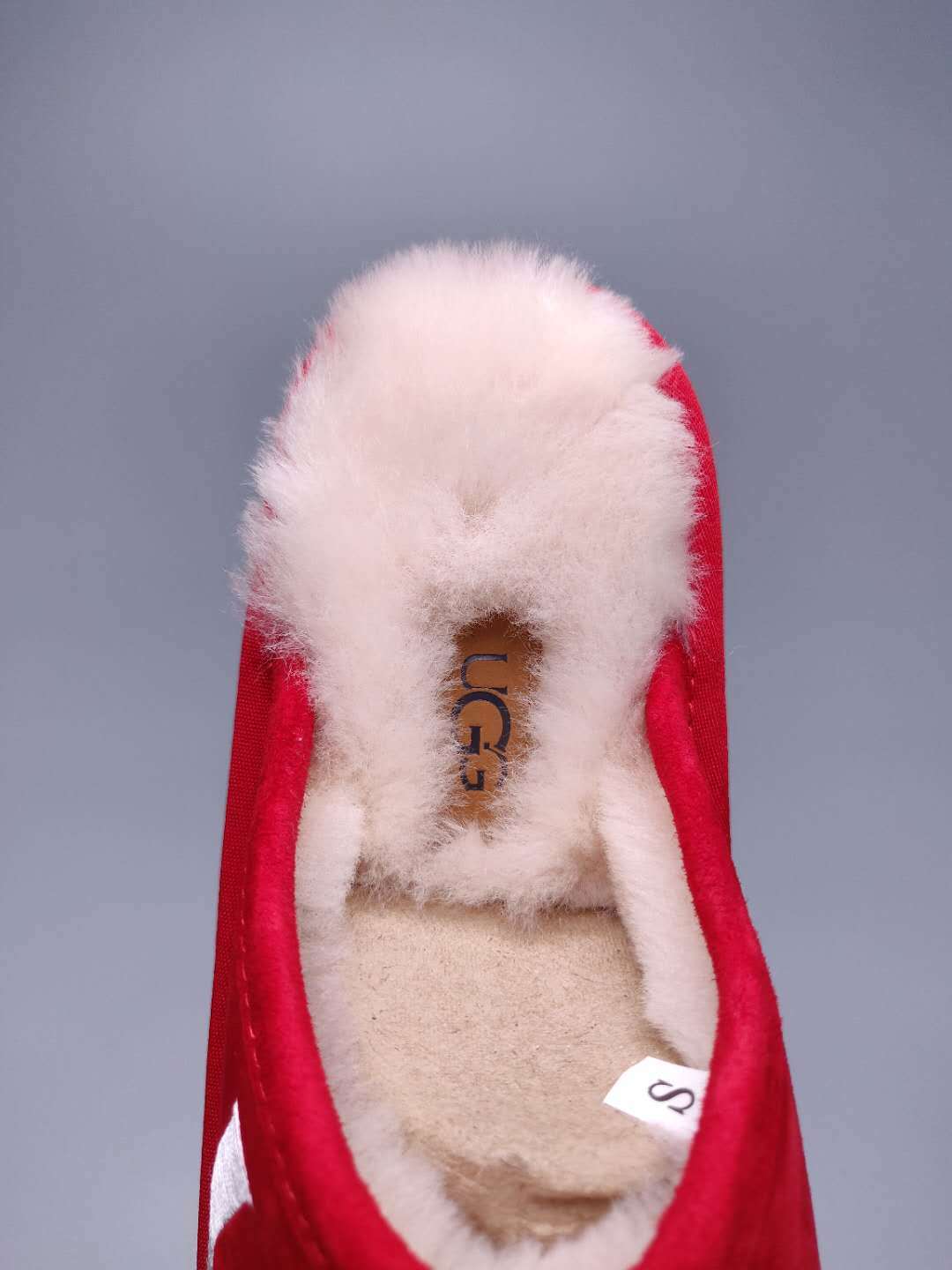 2593 Big G Indoor Slippers — Red (In Stock)