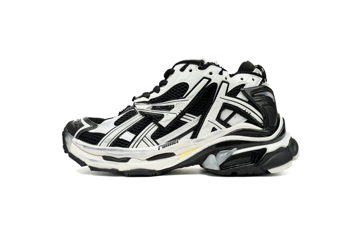 Balenciaga Runner Black White 677403 W3RB2 9010