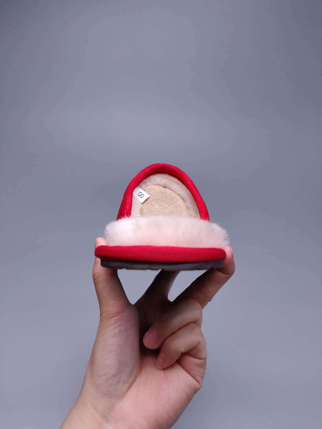 2593 Big G Indoor Slippers — Red (In Stock)