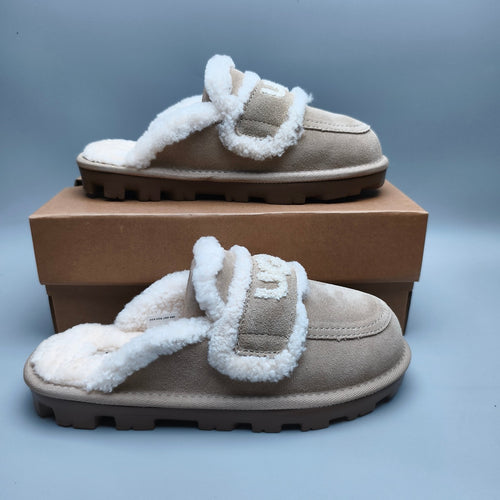 1206 Curly Fur Big Logo Casual Slippers — Sand