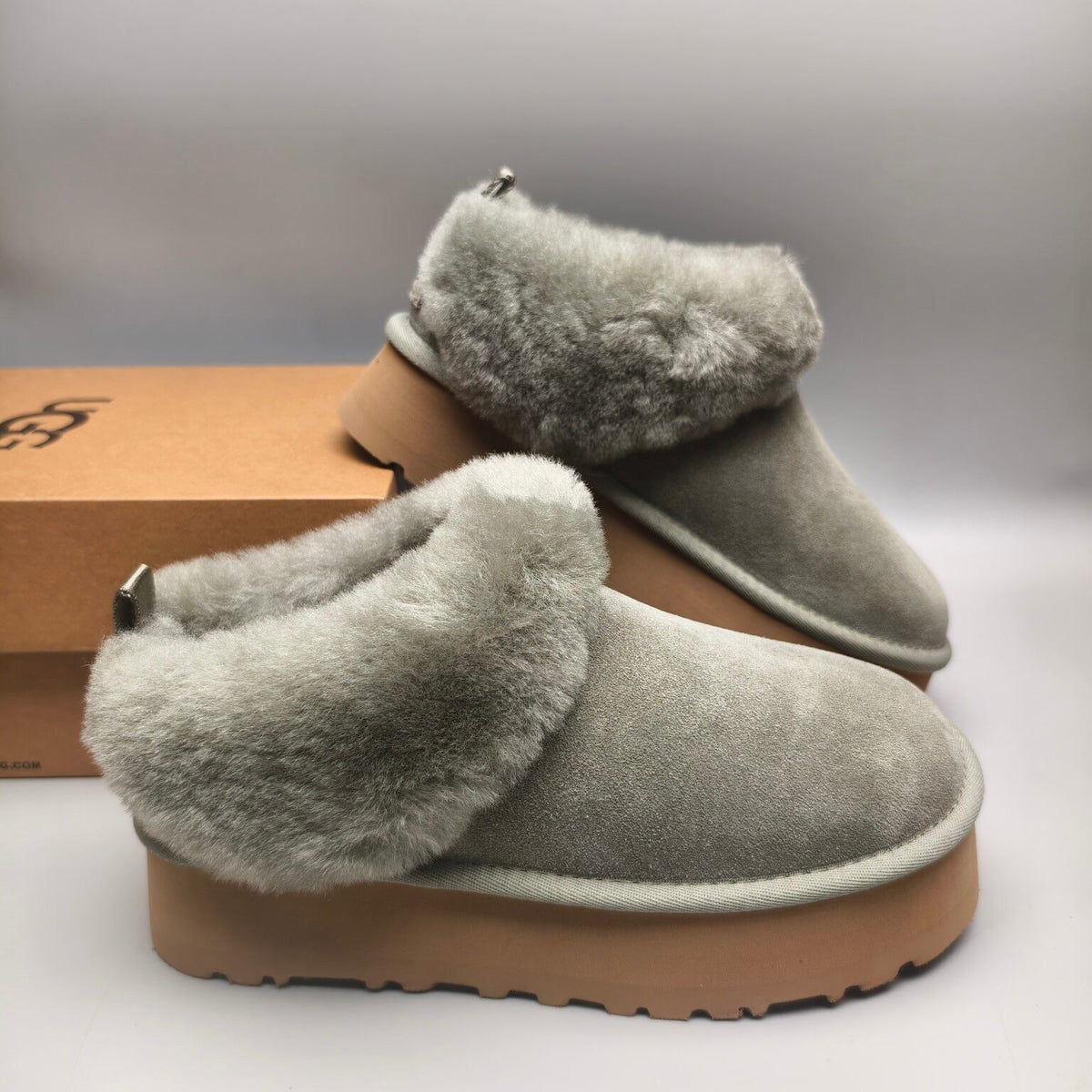 1393 Thick-Sole Fluffy Slip-On Lazy Shoes — Green (In Stock)