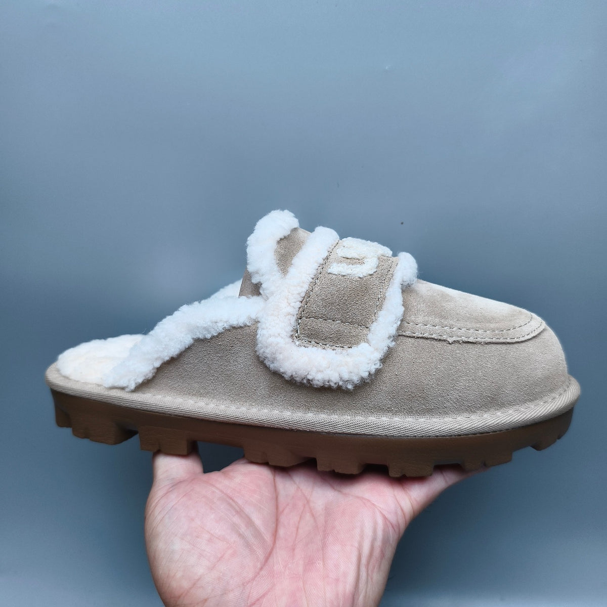 1206 Curly Fur Big Logo Casual Slippers — Sand