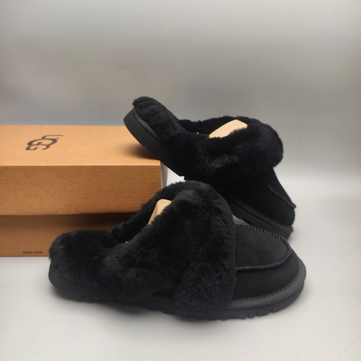 4571 Casual Home Slippers — Black (In Stock)