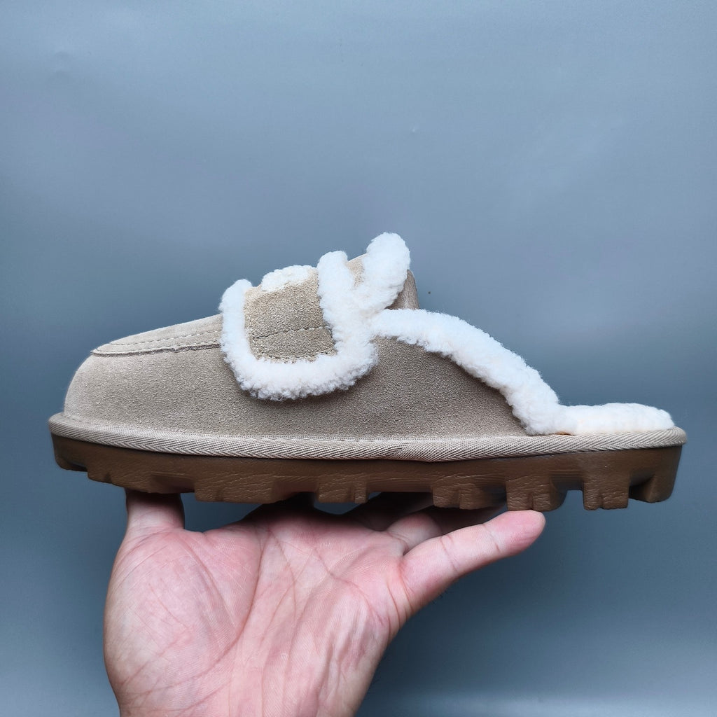 1206 Curly Fur Big Logo Casual Slippers — Sand