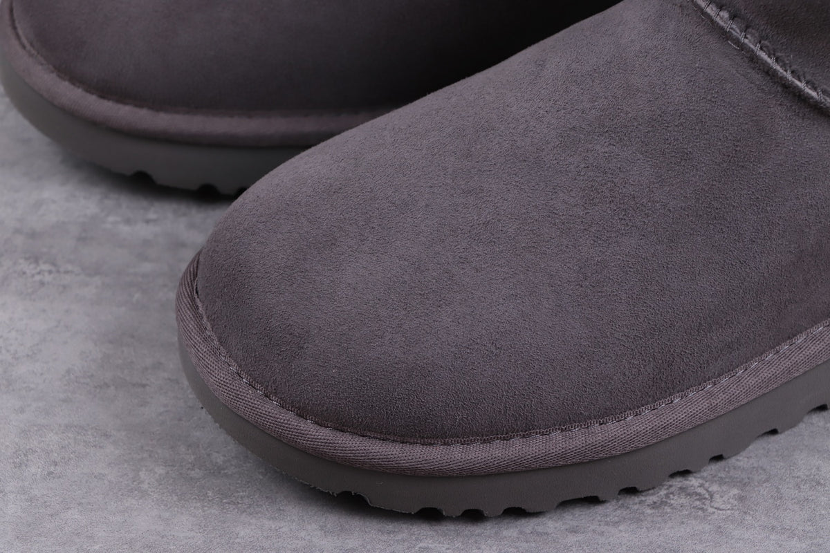 6223 Classic Short II Boots 2.0 — Gray (In Stock)